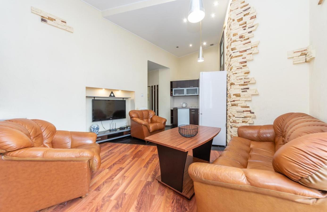 Comfortable Apartment On Mikhaylovskiy Lane Kiev Exterior foto
